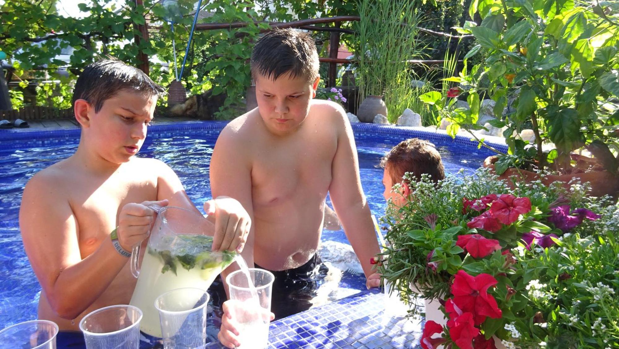 Holiday Vendeghaz Es Szabadidokert Jardanhaza Luaran gambar