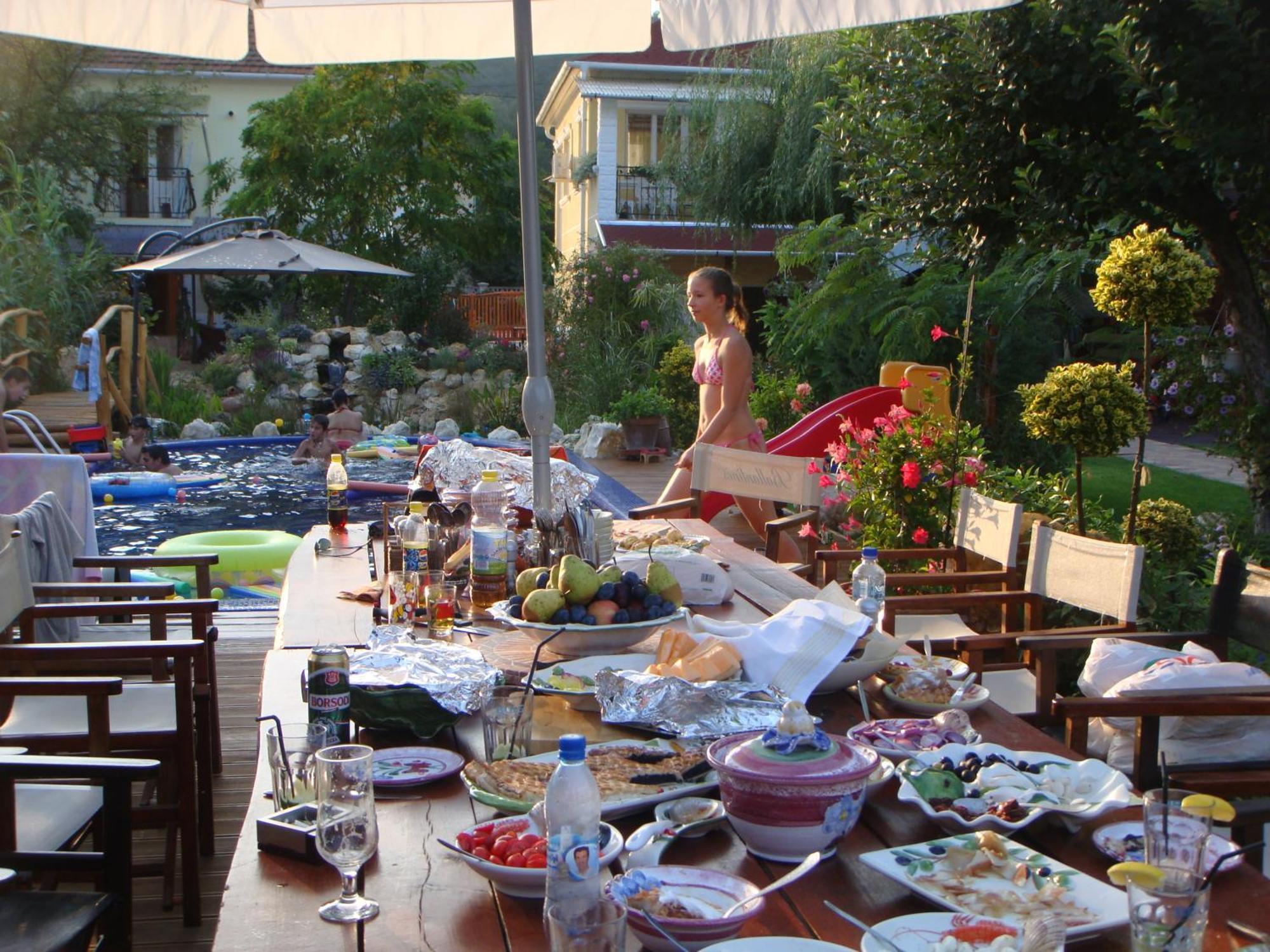 Holiday Vendeghaz Es Szabadidokert Jardanhaza Luaran gambar
