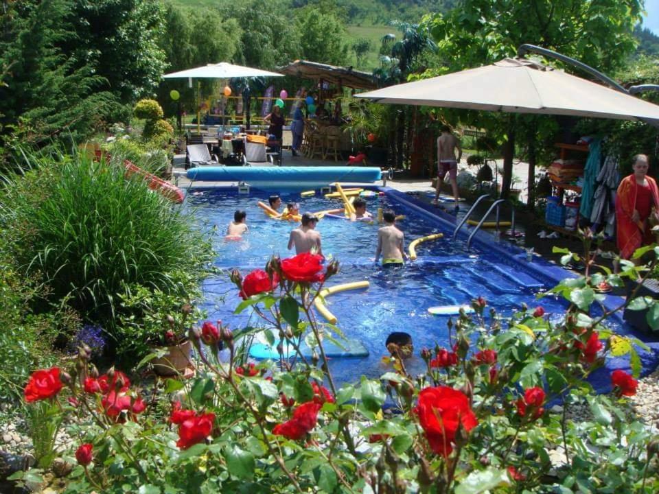 Holiday Vendeghaz Es Szabadidokert Jardanhaza Luaran gambar