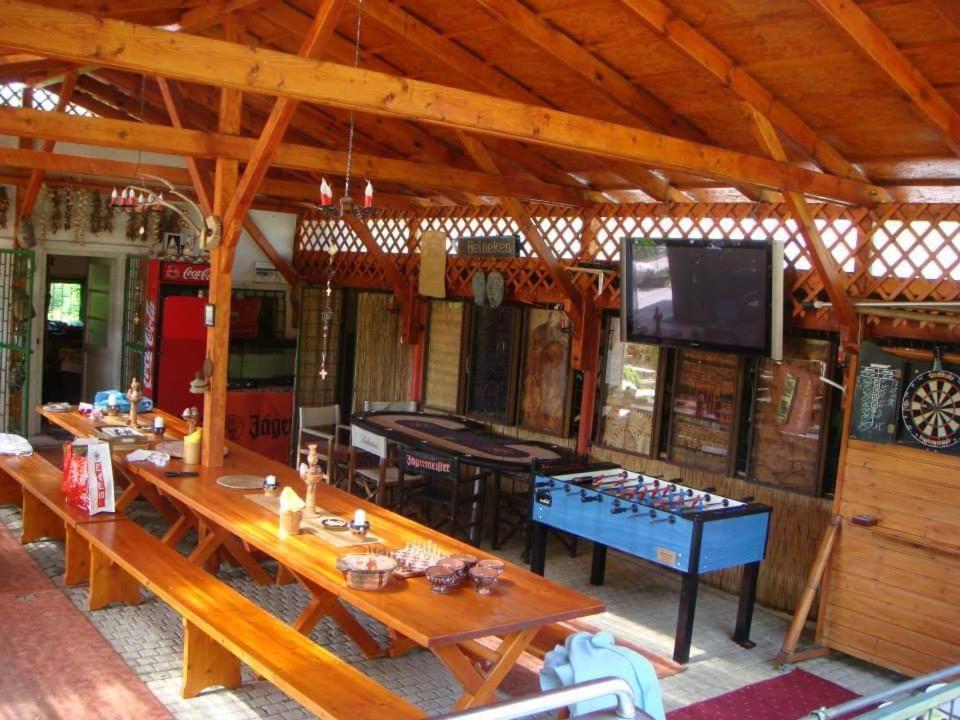 Holiday Vendeghaz Es Szabadidokert Jardanhaza Luaran gambar
