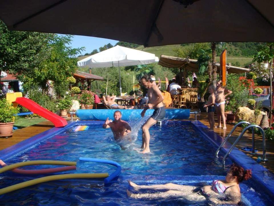 Holiday Vendeghaz Es Szabadidokert Jardanhaza Luaran gambar