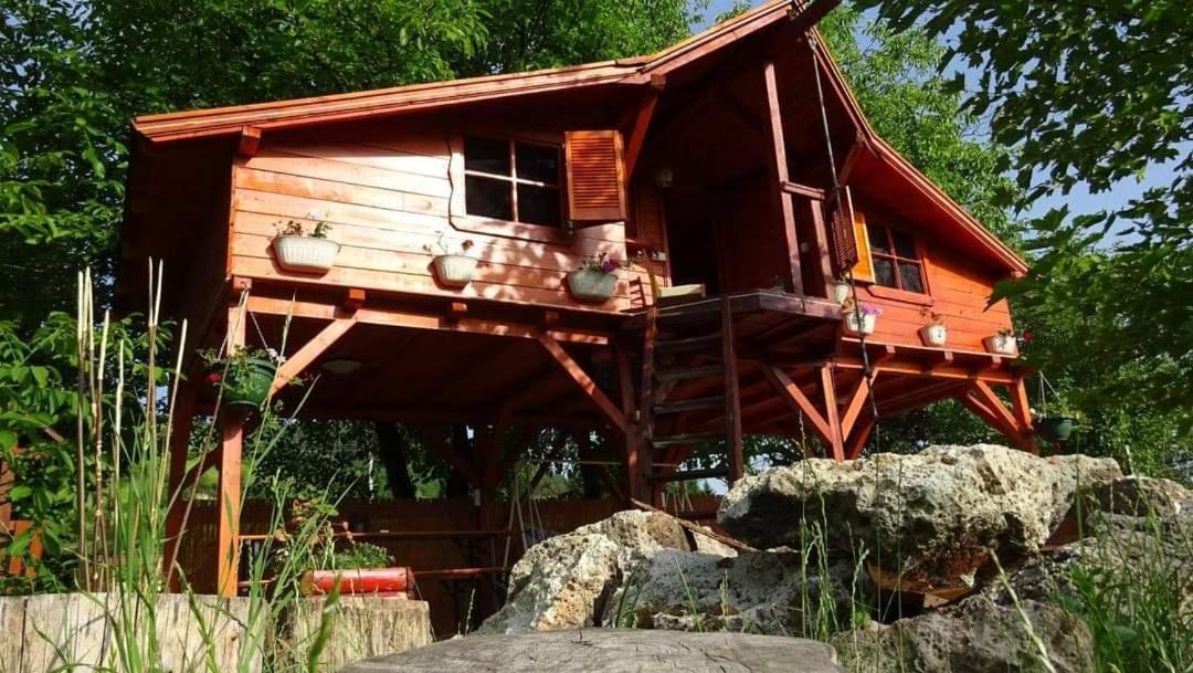 Holiday Vendeghaz Es Szabadidokert Jardanhaza Luaran gambar