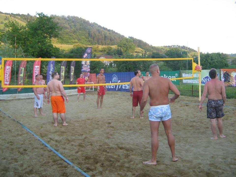Holiday Vendeghaz Es Szabadidokert Jardanhaza Luaran gambar